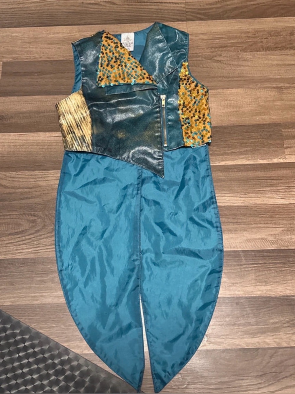 Girls Disney Descendants Uma Pirate Sleeveless Jacket Vest Costume - Size 7/8
